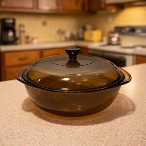 Vintage Pyrex Amber 2 Qt Covered Casserole Dish (024 / 624-C Lid)